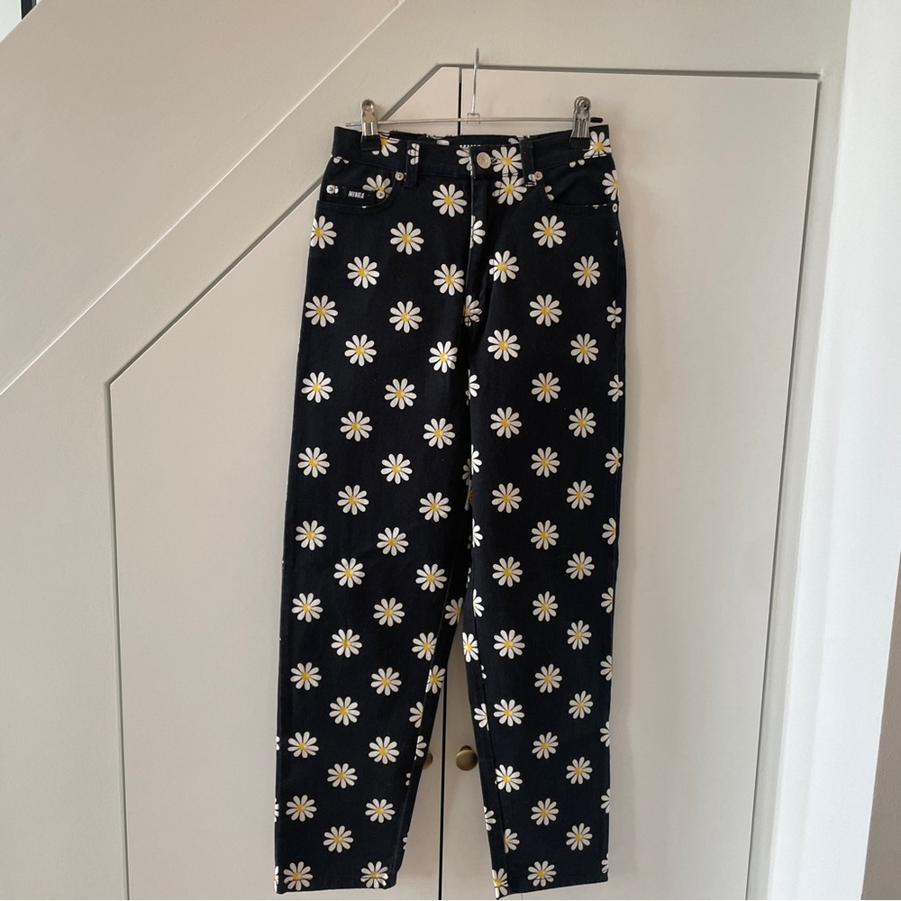 MINGA | Flower Daisy Black Jeans